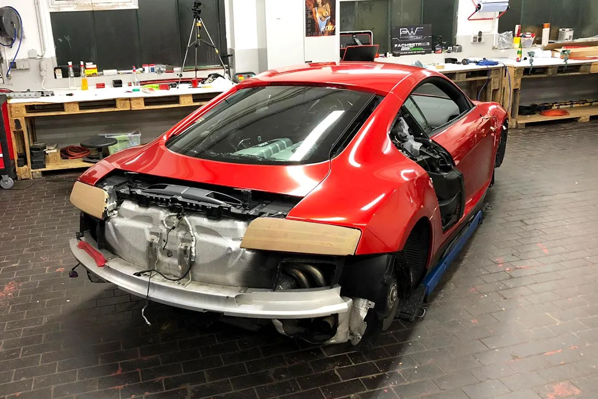 Folierung Audi R8 in Ruby Red von PWF, Bild 2