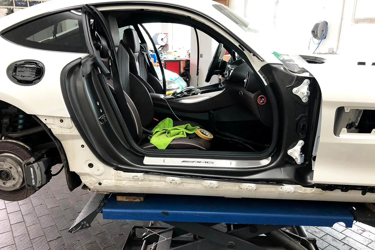 Komplettfolierung Mercedes AMG GT in Schwarz Matt, Bild 4