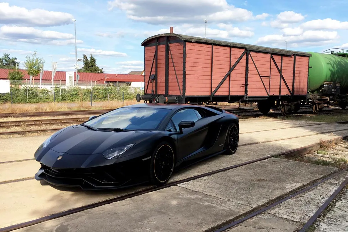Matte Steinschlagschutz Folierung an einem Lamborghini, Bild 4