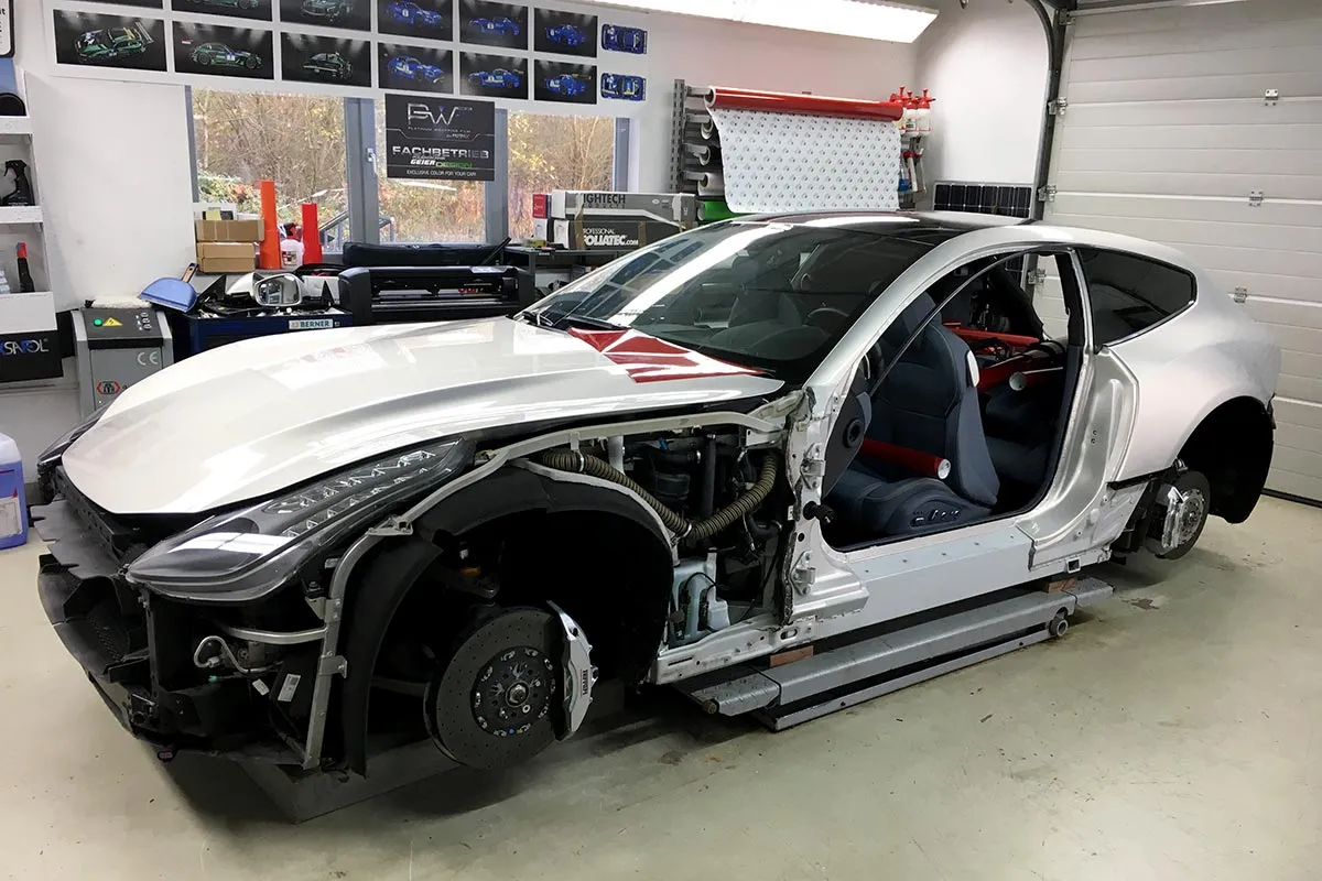 Vollverklebung Ferrari FF in Gloss Dragon Fire Red, Bild 2