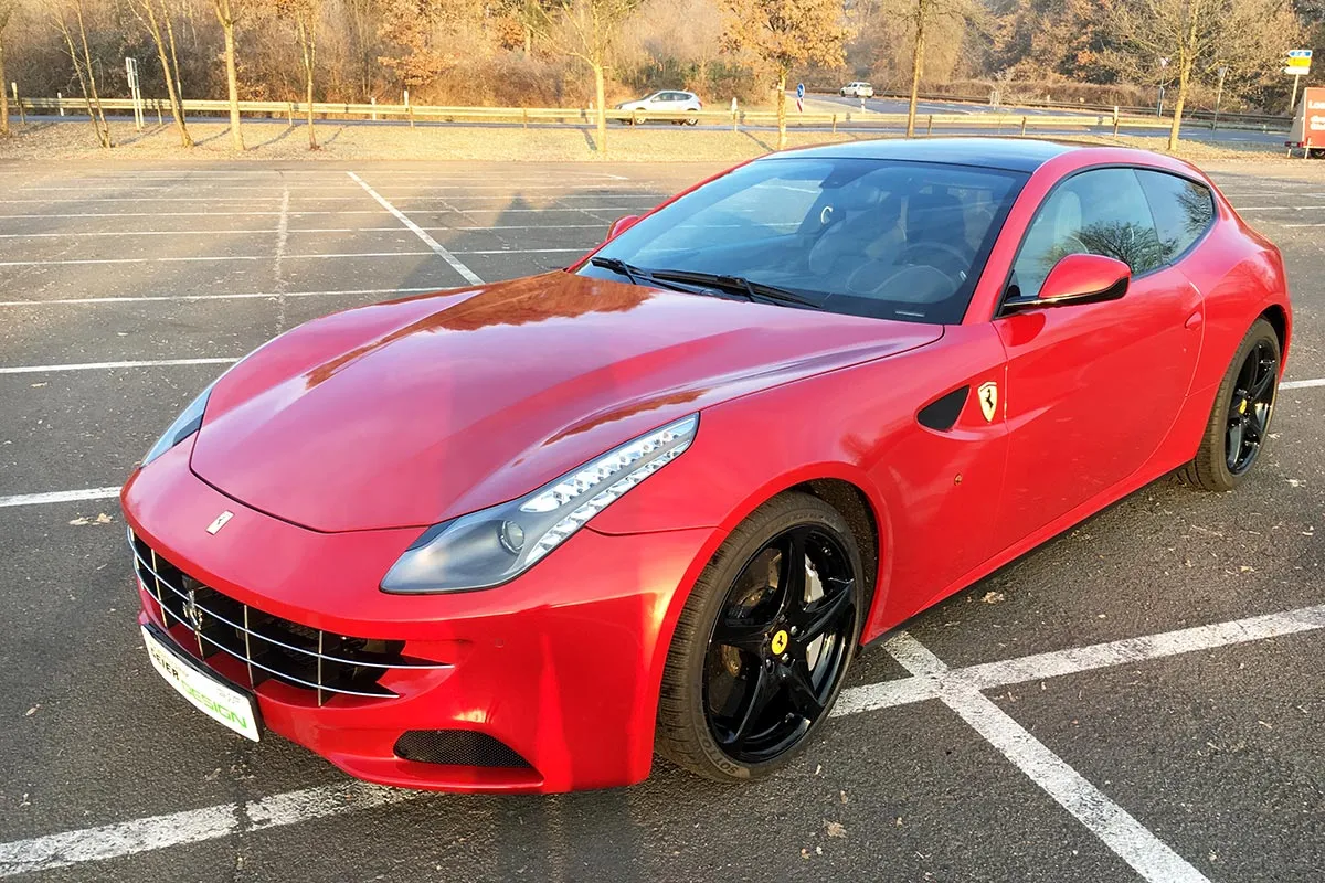 Vollverklebung Ferrari FF in Gloss Dragon Fire Red, Bild 7