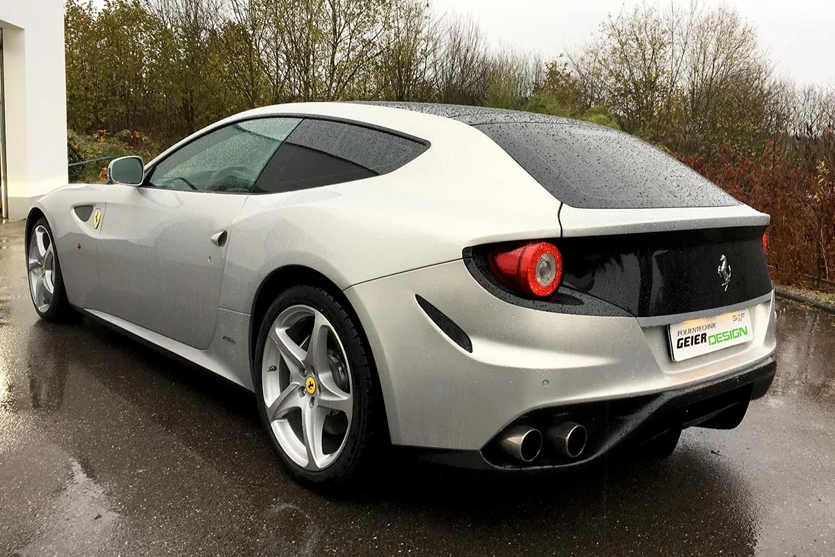 Vollverklebung Ferrari FF in Gloss Dragon Fire Red, Bild 1